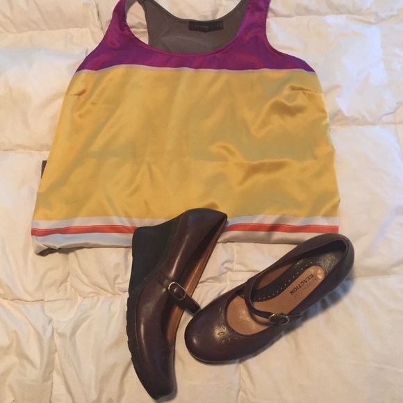 Multicolored Sleeveless Top. - Picture 3 of 3
