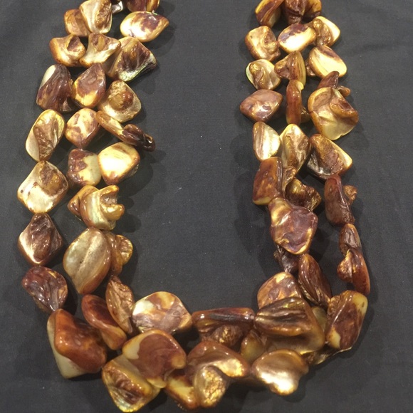 Beaded Neckless - Picture 2 of 3