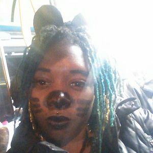 Meet your Posher, Brittney