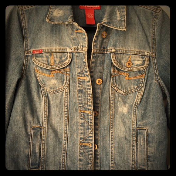 🎀Distressed Denim Jacket🎀