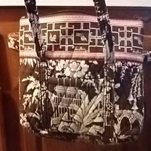 Purse Mid-size Vera Bradley, brand new, NEVER USED