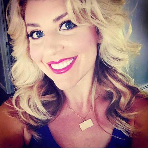 Meet your Posher, Carrie - Picture 1 of 1