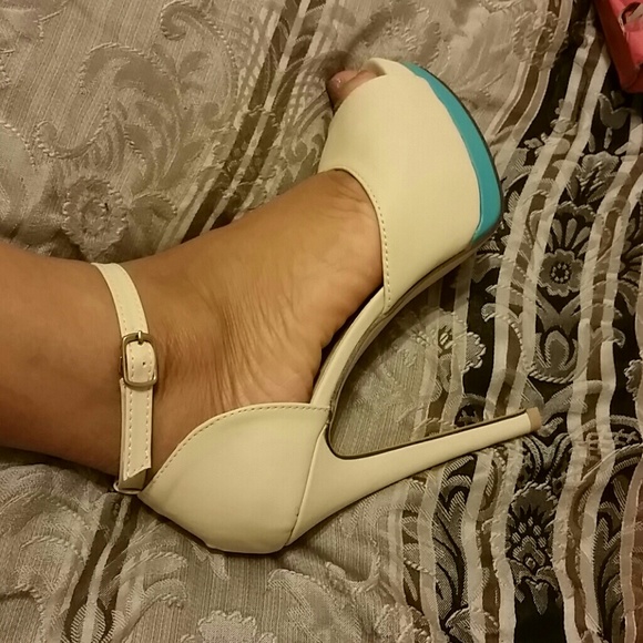 Beige and turquoise heels