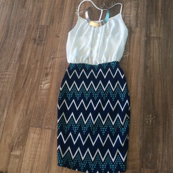 Adorable Tribal Dress! Necklace included