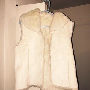 Large Reversible white/cream suede & fur vest