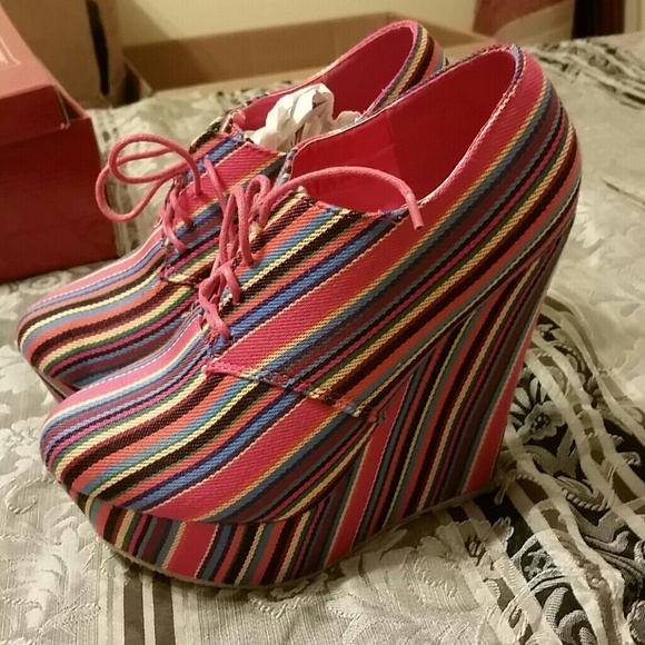 Multicolored wedges