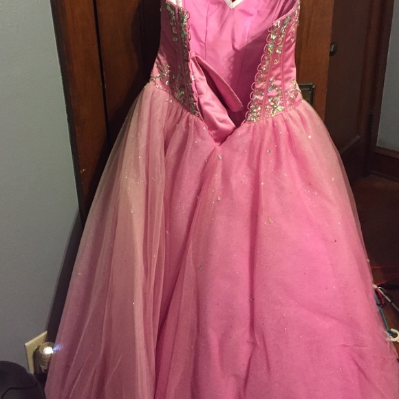 Pink prom dress - Picture 3 of 4