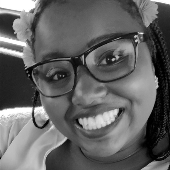 Meet your Posher, Alexandria