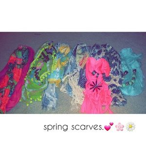 Scarvesss.