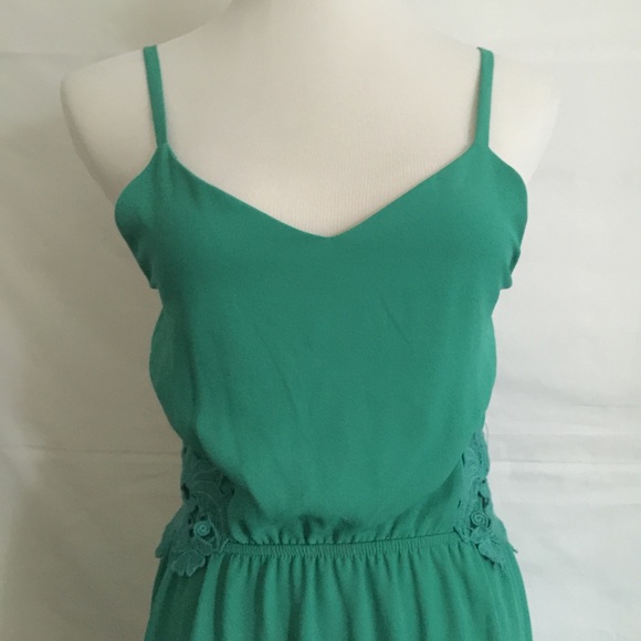 Green Dress - Picture 4 of 4