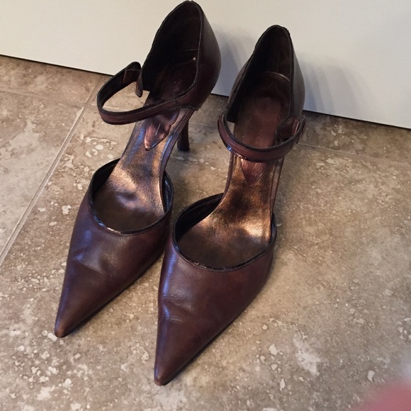 Stylish brown pumps by Nine West