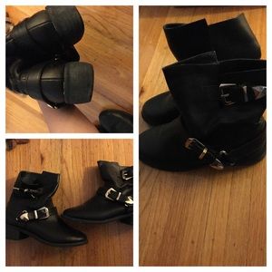 Forever 21 Buckle ankle boots size 7