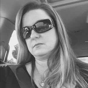 Meet your Posher, Leslie