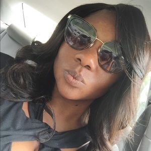 Meet your Posher, Kira