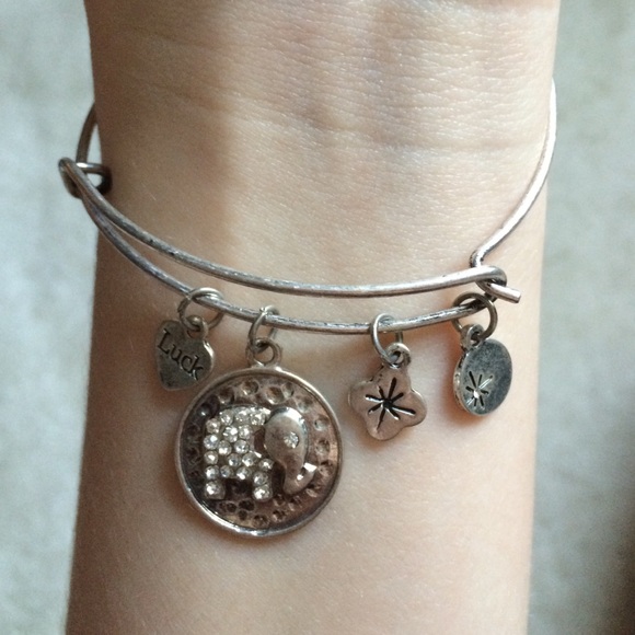 Sizable bracelet. - Picture 1 of 3