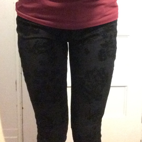 Beautiful pattern black pants😍 - Picture 1 of 2