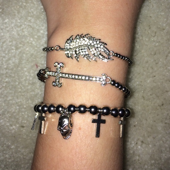 Set of three bracelets. - Picture 1 of 3