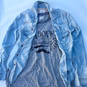 American Eagle chambray light wash button up shirt