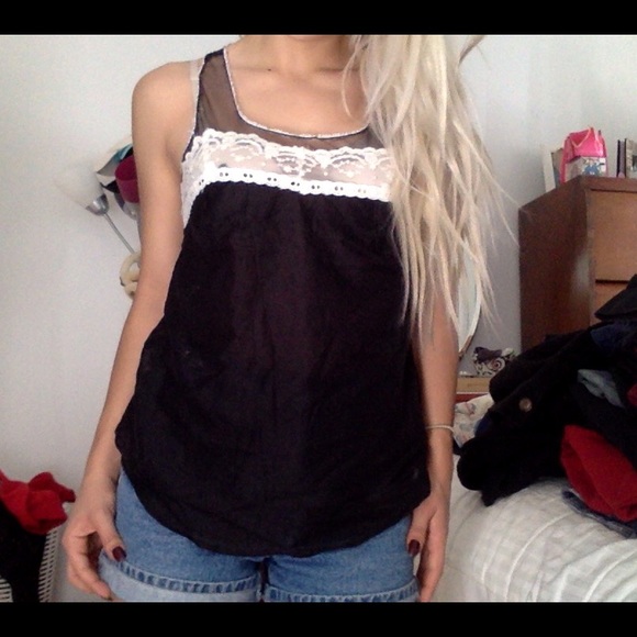 Black tank top!