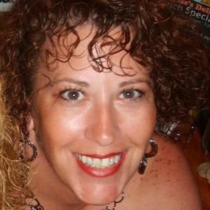 Meet your Posher, Dina