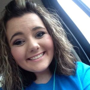 Meet your Posher, Olivia