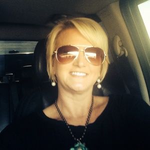 Meet your Posher, Jenifer