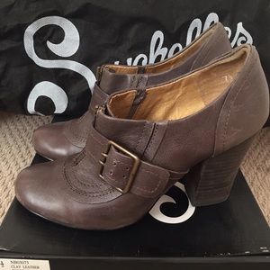 Seychelles Shoes - Seychelles Clay leather Spectacle Bootie, size 7.5 Seychelles Shoes - Seychelles Clay leather Spectacle Bootie, size 7.5