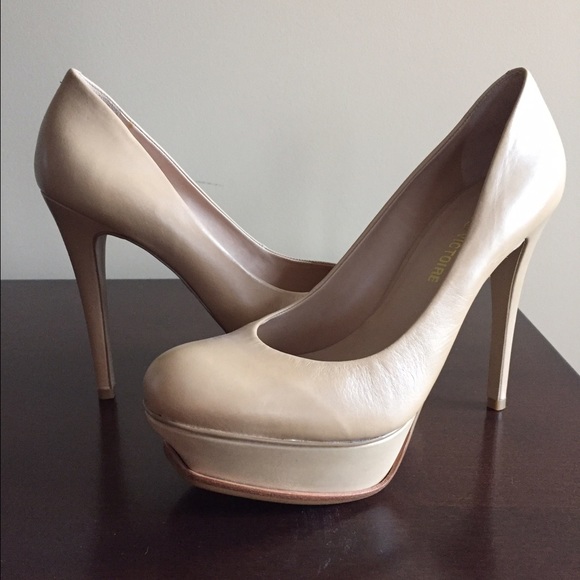 Pour La Victoire Pumps