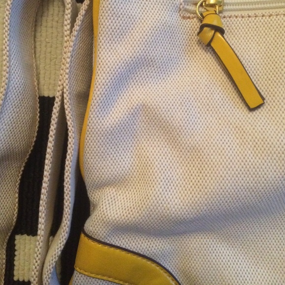 cross body purse - Picture 3 of 3