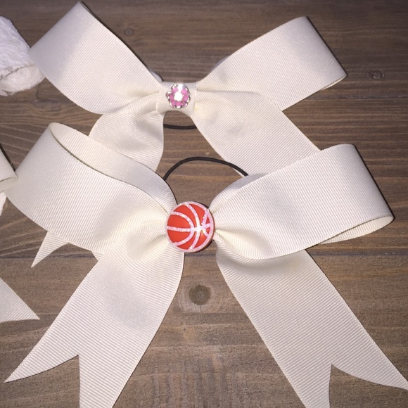 Cheer bow bundle - Picture 3 of 3