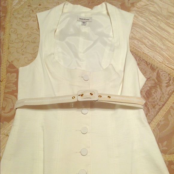 Sleeveless bebe Ivory Jacket Size 8