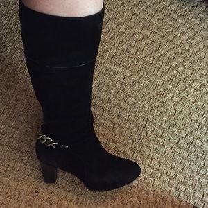 Black suede high heeled Tahari boots size 7.5