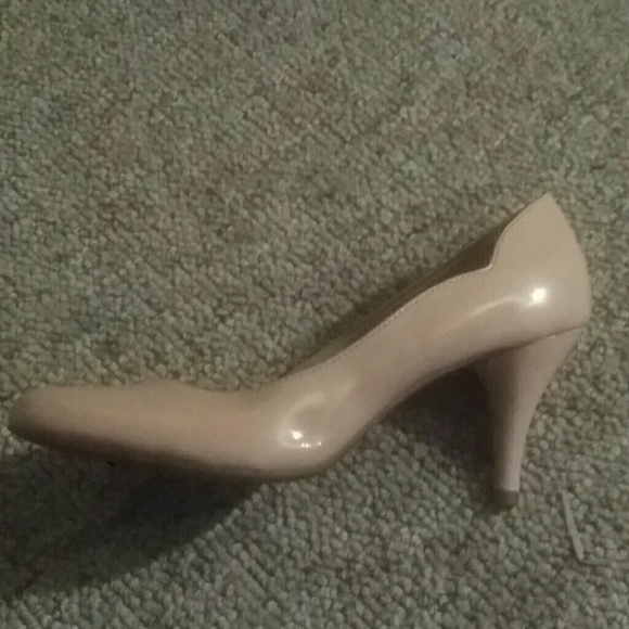 Kitten heels/pumps