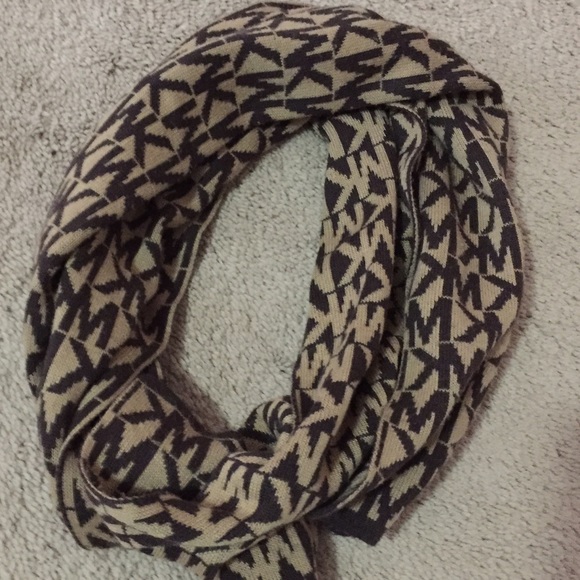 Michael Kors Repeat Logo Scarf