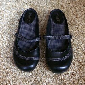 Backless dress shoes