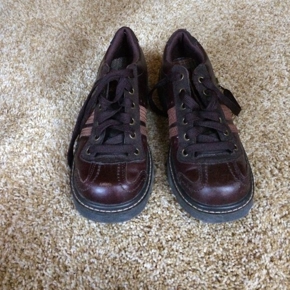 Brown dress shoes