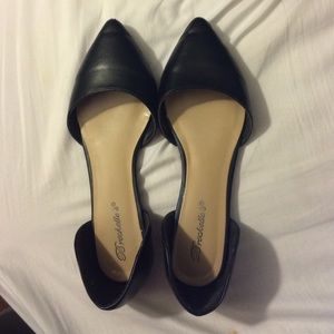 Black flats...read description!😘