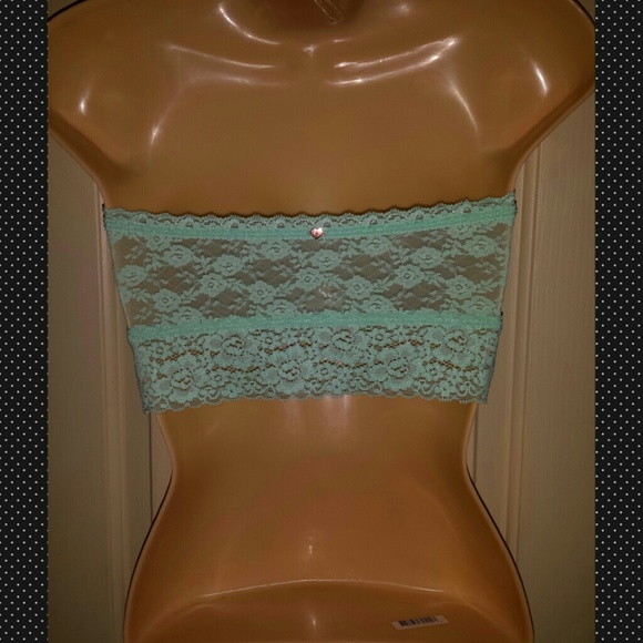 Sale♥NWT vs PINK brallette - Picture 2 of 4