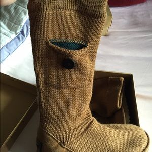 Pocket knit uggs