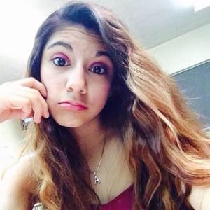 Meet your Posher, Adrianna