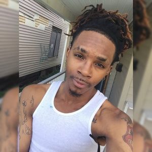 Meet your Posher, Devonte