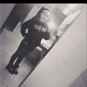 Meet your Posher, Kendra