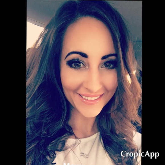 Meet your Posher, Jennifer - Picture 4 of 4