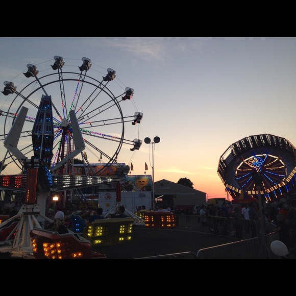 Meet your Posher, Laura - Picture 1 of 1