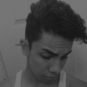 Meet your Posher, Moises