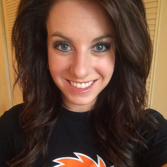 Meet your Posher, Aubrey - Picture 1 of 1