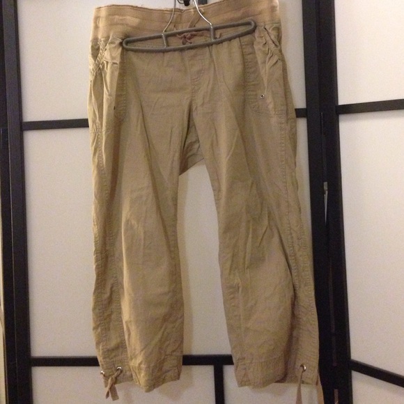 Maternity capris