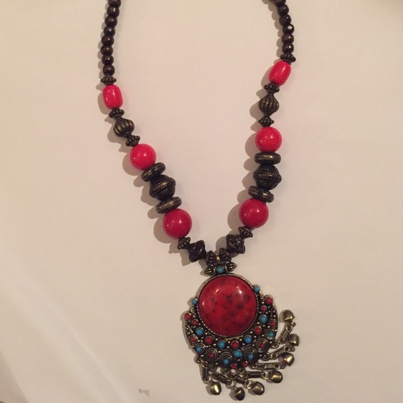 Short necklace