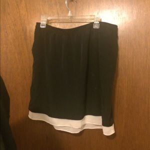 NWOT Black Skirt. Elastic waist. Pockets. XXL.