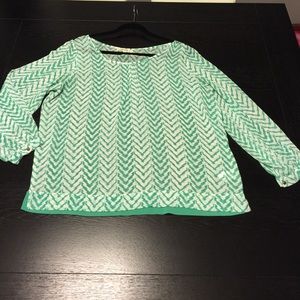 Beautiful green and white blouse!!!!🌺🌸🌹